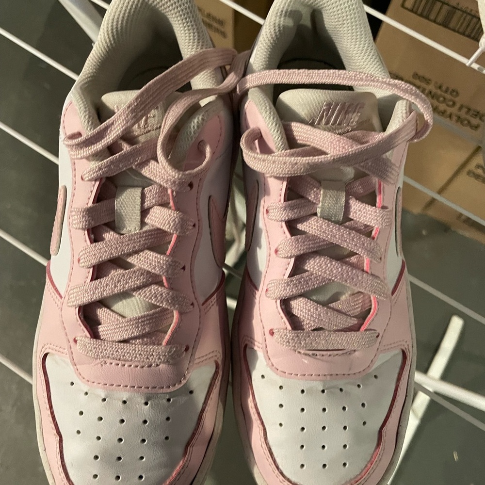 Nike Kids Sneakers in Pink and White